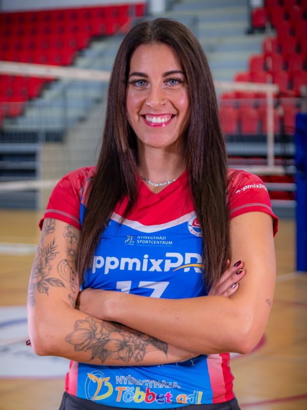 #17 Lászlop Alexandra