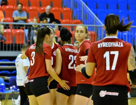 ELMARAD AZ EDZŐMECCS, JÖN KRISTINA BALOVA