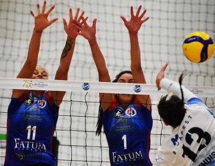 A MÁSODIK HELYEZETT ÉRKEZIK