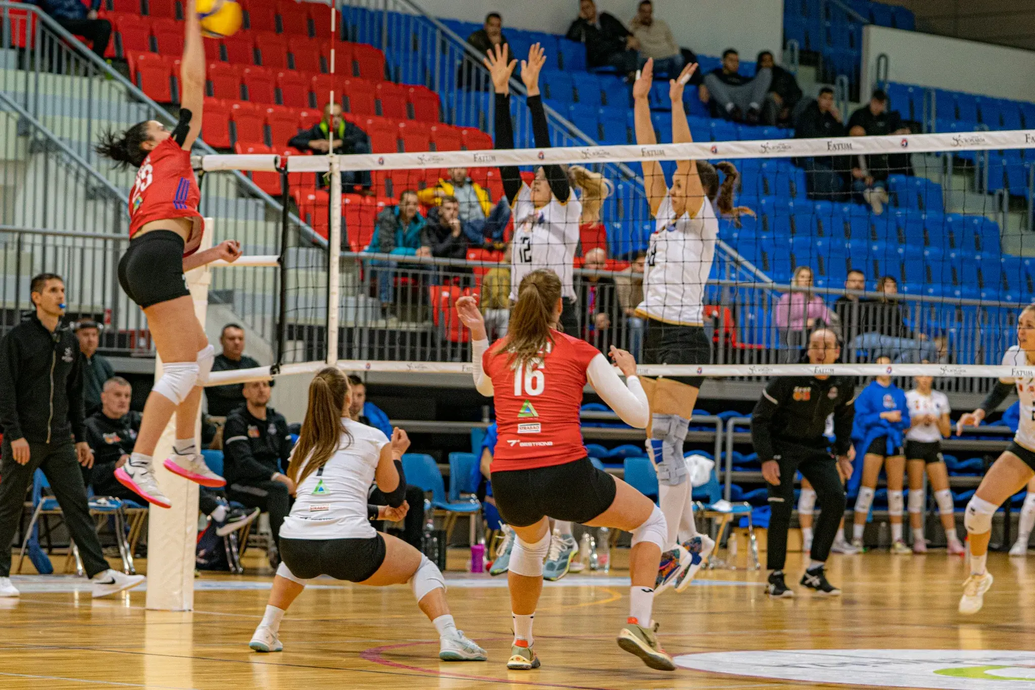 A HARMADIK HELY A TÉT!