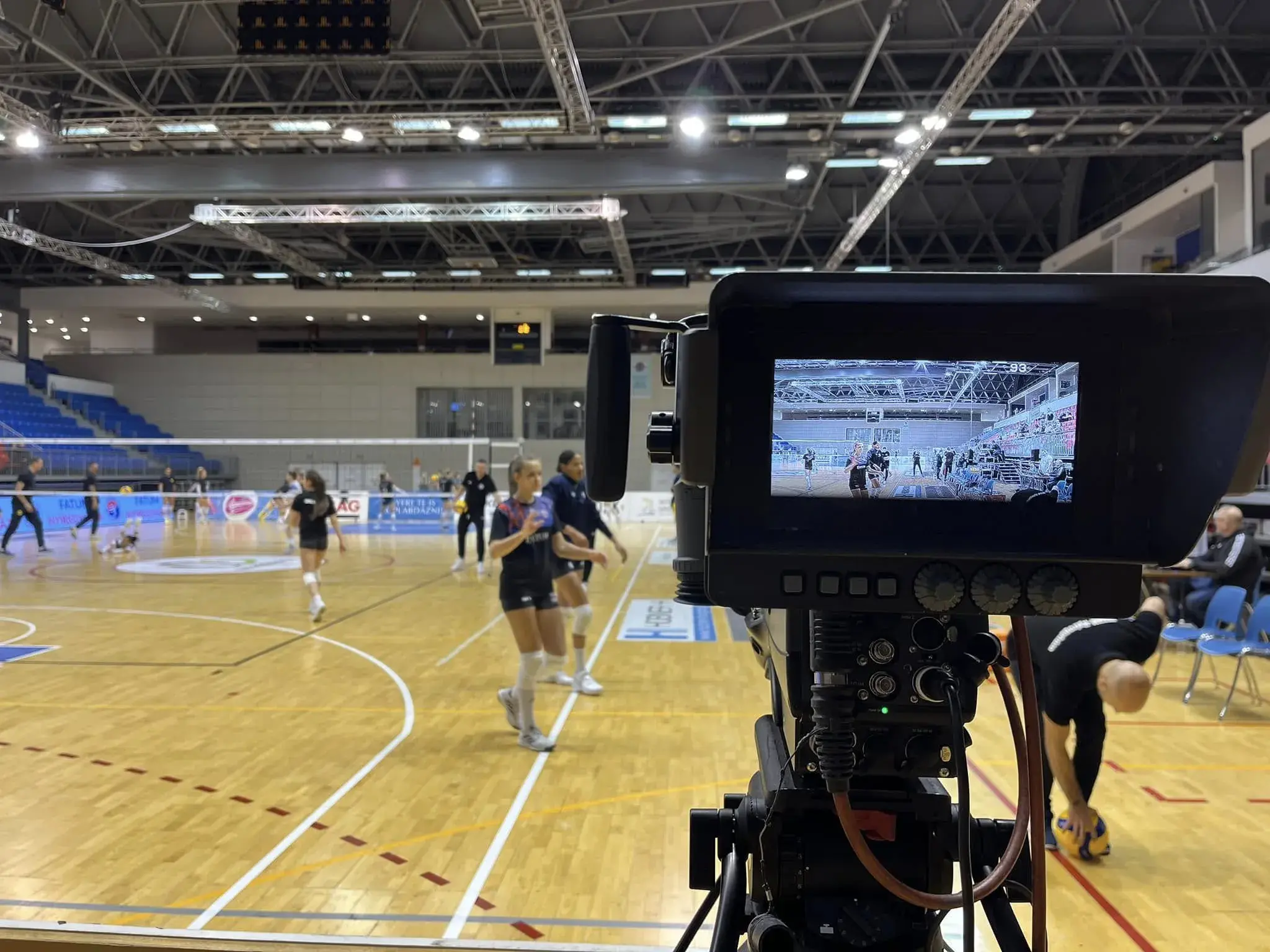 TÉVÉS MECCSEL INDUL AZ ELŐDÖNTŐ