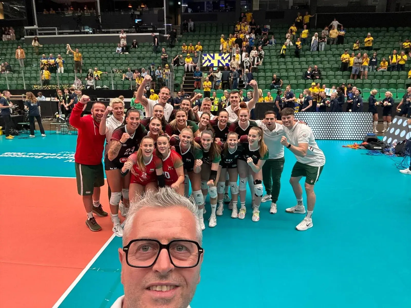 DÖNTŐBEN A VÁLOGATOTT