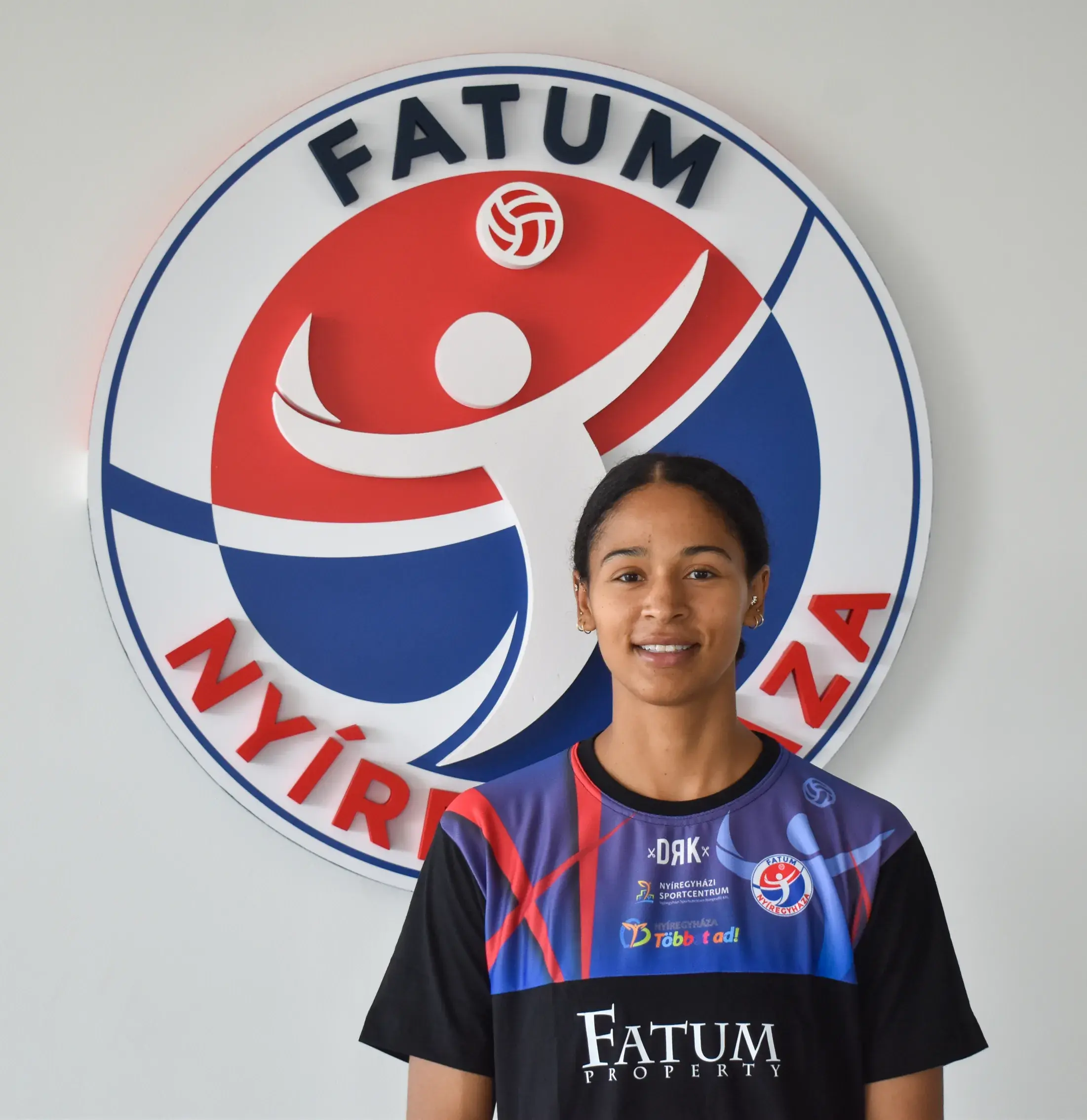 NATASHA IS MEGÉRKEZETT